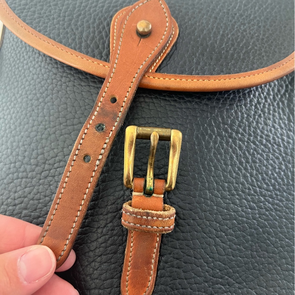 Dooney & Bourke 1980's Field Bag Navy Blue & Tan Vintage Pebbled Leather Purse - Picture 2 of 16